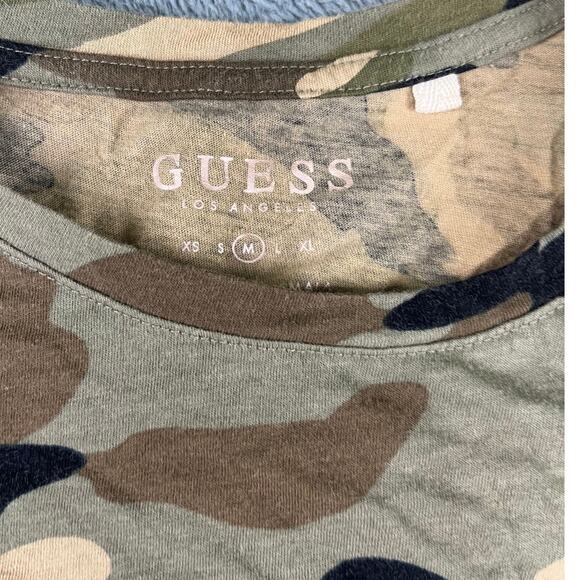 Junior's Guess Camouflage T-Shirt Size Medium Short Sleeve Camo Green - Exc - Picture 3 of 10